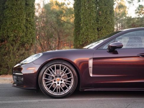 Used 2023 Porsche Panamera 4 Platinum Edition image 6
