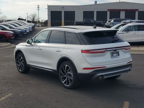 New 2026 Lincoln Corsair Reserve image 3