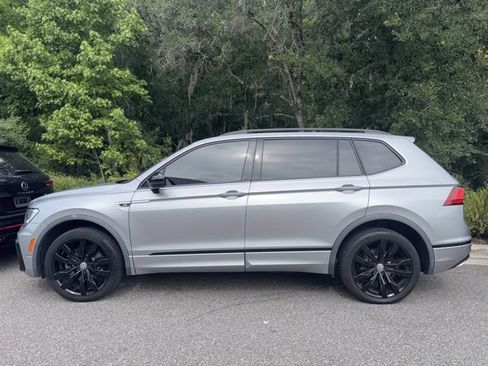 Used 2021 Volkswagen Tiguan SE R-Line FWD image 2
