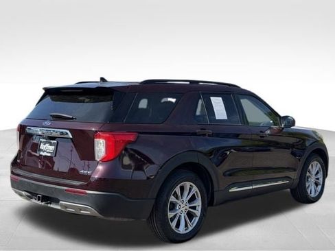 Used 2023 Ford Explorer XLT w/ Equipment Group 202A AWD/4WD image 7