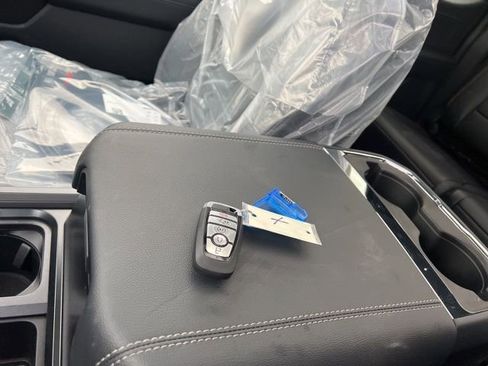 New 2026 Ford F250 Lariat w/ Lariat Ultimate Package image 37