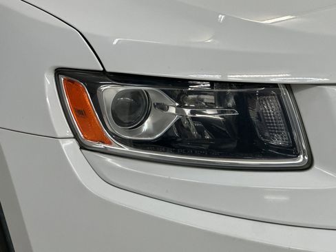 Used 2015 Jeep Grand Cherokee Limited image 10