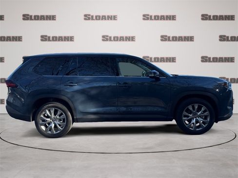 Used 2025 Toyota Grand Highlander AWD image 6