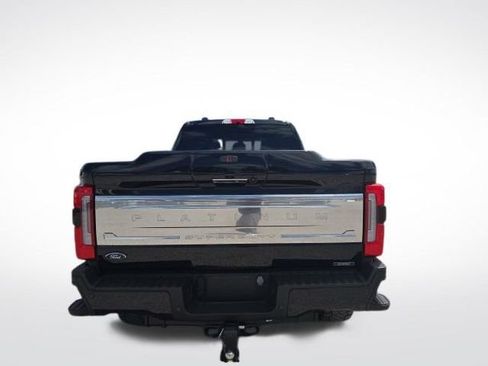 Used 2024 Ford F250 Platinum image 4
