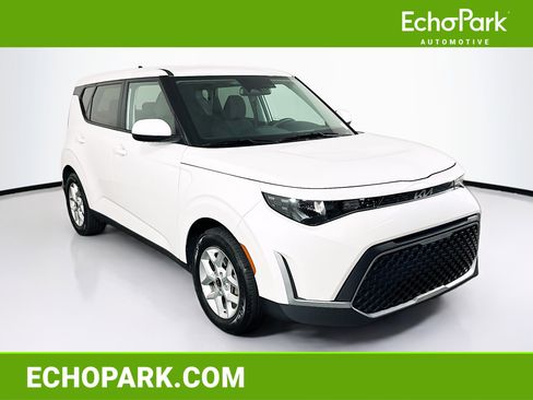 Used 2025 Kia Soul LX w/ LX Technology Package image 1