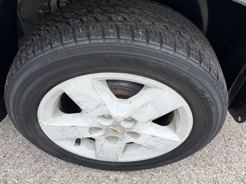 Used 2010 Chevrolet HHR LT image 32