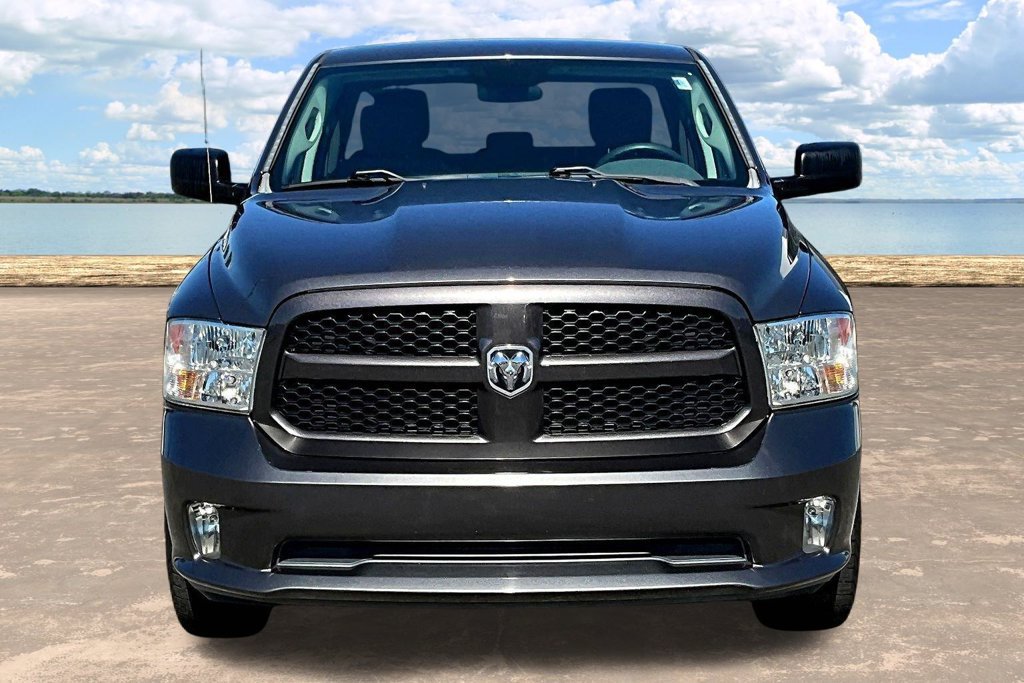 Used 2017 RAM 1500 Express RWD image 2