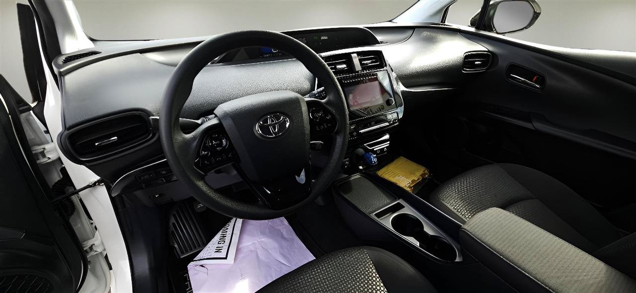 Used 2019 Toyota Prius LE FWD image 11