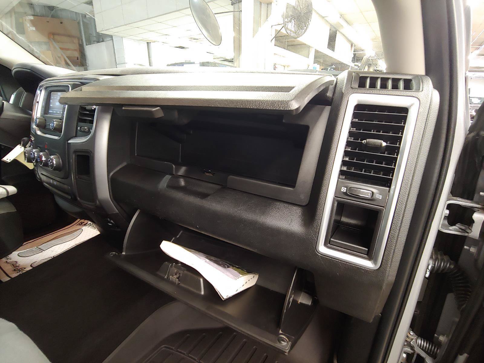 Used 2024 RAM 1500 Classic SLT AWD/4WD image 27