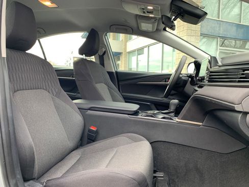 Used 2025 Toyota Camry LE image 35