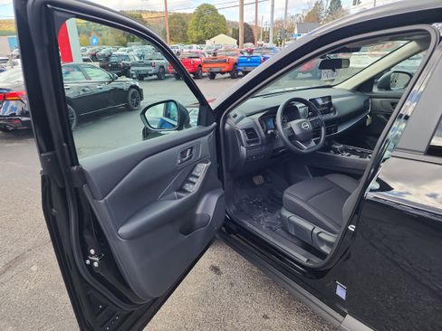 New 2026 Nissan Rogue S image 10