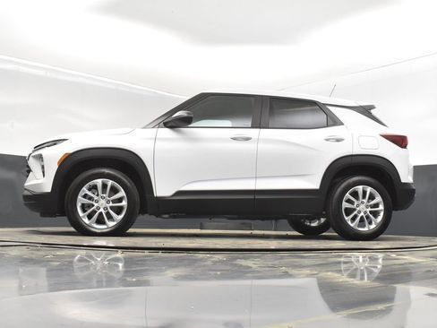 Used 2025 Chevrolet TrailBlazer LS w/ LS Convenience Package FWD image 40