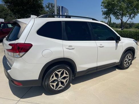 Used 2021 Subaru Forester Premium w/ Popular Package #1 AWD/4WD image 3