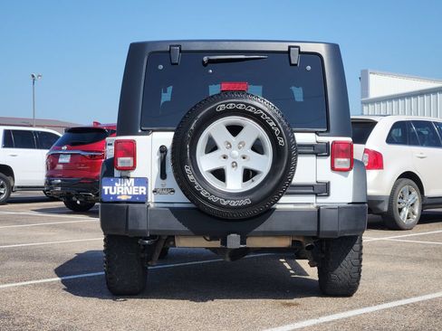 Used 2013 Jeep Wrangler Sport AWD/4WD image 7