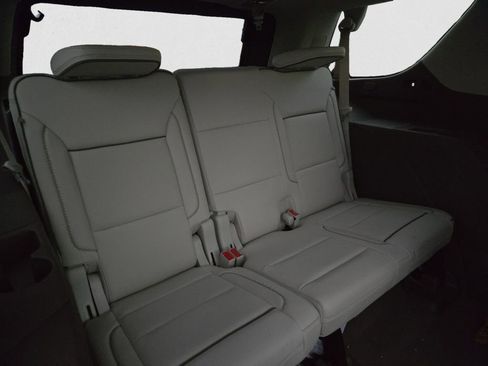 Used 2021 GMC Yukon Denali w/ Denali Premium Package image 17