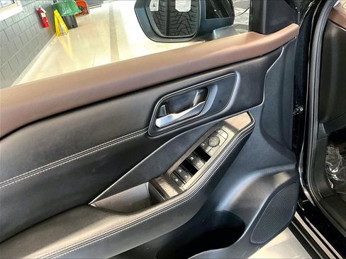 Used 2023 Nissan Rogue SV w/ SV Premium B Package image 10