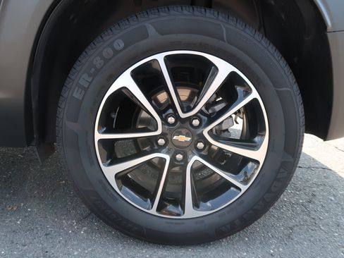 Used 2024 Chevrolet TrailBlazer LT AWD/4WD image 13