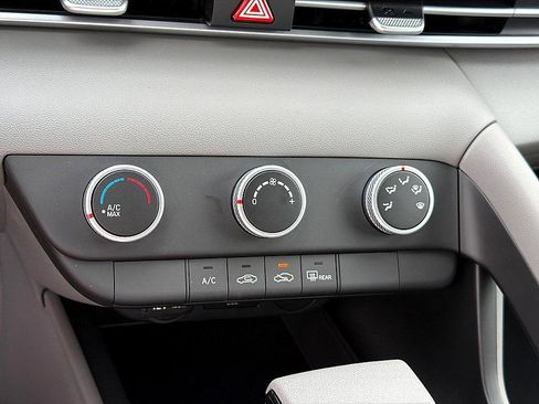 New 2026 Hyundai Elantra SE w/ Cargo Package image 11