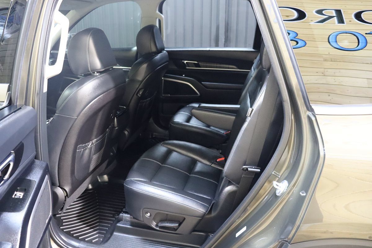 Used 2024 Kia Telluride EX w/ EX Captain's Chair Package FWD image 49