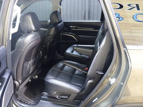 Used 2024 Kia Telluride EX w/ EX Captain's Chair Package FWD image 49