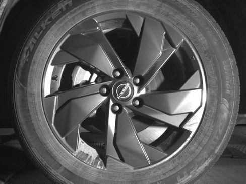 Used 2025 Nissan Rogue SV image 12