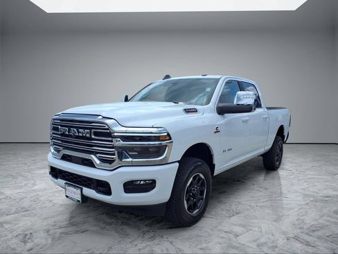 Used 2026 RAM 2500 Laramie AWD/4WD image 3