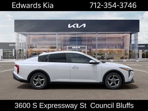 New 2026 Kia K4 FWD image 8