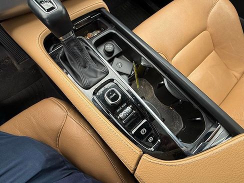 Used 2017 Volvo XC90 T6 Momentum w/ Vision Package image 28