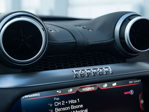 Used 2019 Ferrari Portofino image 43