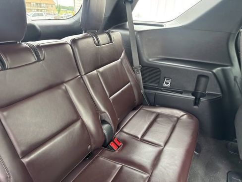 Used 2025 Ford Explorer Platinum w/ LUX Leather Package AWD/4WD image 23