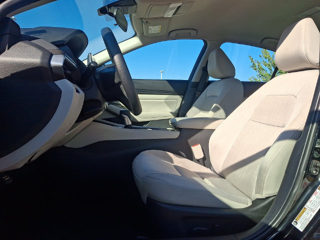 Used 2025 Nissan Altima 2.5 SV FWD image 13