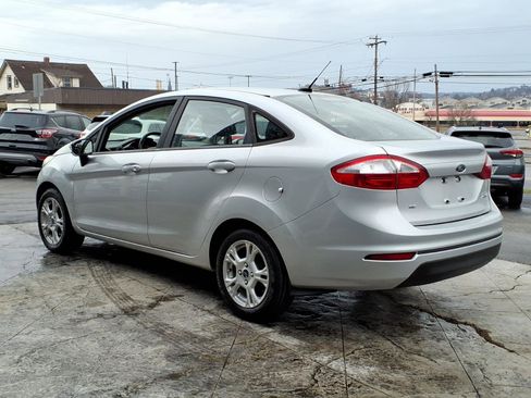 Used 2015 Ford Fiesta SE image 4