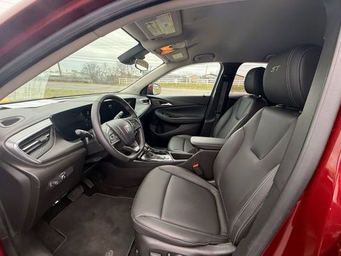 Used 2024 Buick Encore GX Sport Touring w/ Comfort Package image 12