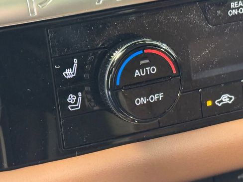 New 2026 Nissan Pathfinder Platinum image 42