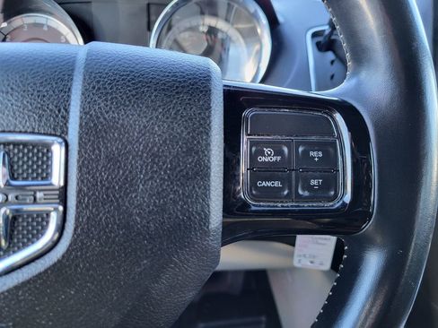 Used 2019 Dodge Grand Caravan SXT image 27