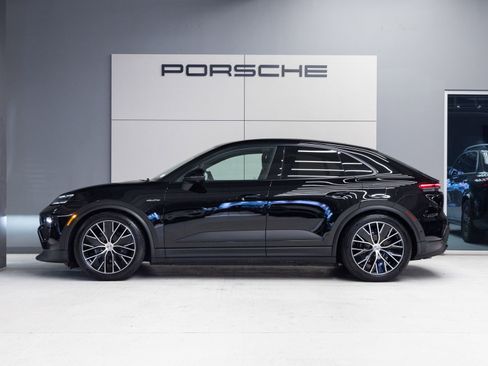 Used 2026 Porsche Macan 4 Electric AWD/4WD image 2