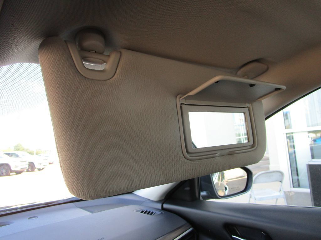 Used 2025 Nissan Altima 2.5 SV FWD image 37