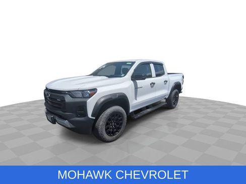 Certified 2023 Chevrolet Colorado Trail Boss w/ Advanced Trailering Package AWD/4WD image 4