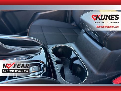 Used 2024 GMC Canyon AT4 image 32