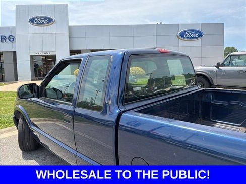 Used 2003 Chevrolet S10 Pickup LS w/ LS Preferred Equipment Group RWD image 13
