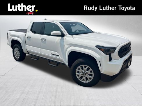 Certified 2024 Toyota Tacoma SR5 AWD/4WD image 1