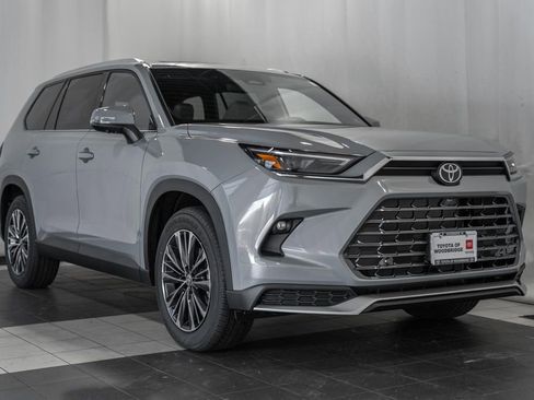 New 2026 Toyota Grand Highlander AWD Hybrid image 1