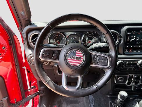 Used 2022 Jeep Wrangler Unlimited Sahara w/ LED Lighting Group AWD/4WD image 11