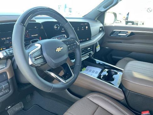 New 2026 Chevrolet Suburban High Country AWD/4WD image 9