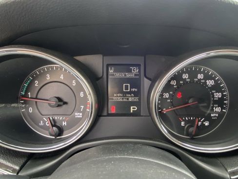 Used 2012 Jeep Grand Cherokee Laredo image 18