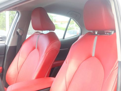 Used 2024 Toyota Camry XSE FWD image 5