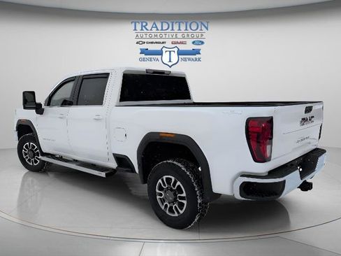 Used 2023 GMC Sierra 2500 SLE w/ SLE Value Package; image 3