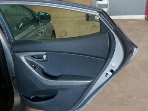Used 2012 Hyundai Elantra Limited FWD image 29