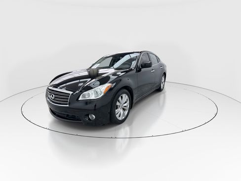 Used 2011 INFINITI M37 w/ Deluxe Touring Pkg image 4