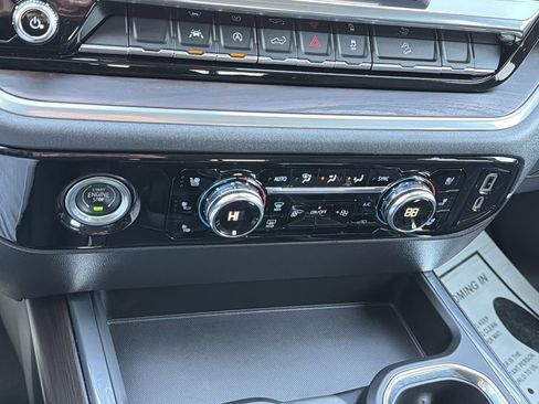 Used 2022 GMC Sierra 1500 SLT w/ SLT Convenience Package image 21